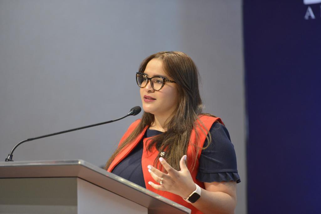aduanard's tweet photo. “Compliance y antisoborno es una metodología de trabajo que tiene como finalidad prevenir fraudes y garantizar controles en los registros contables y en toda la estructura financiera de las instituciones. Asesores del proceso” - Expresaron los asesores del proceso. https://t.co/qX15oLqHbr