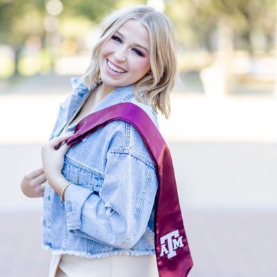 Mikiah_Butler's tweet photo. #TAMUgrad 
SO PROUD OF YOU!! @Hurst3Sara https://t.co/kzjbr6rXhD