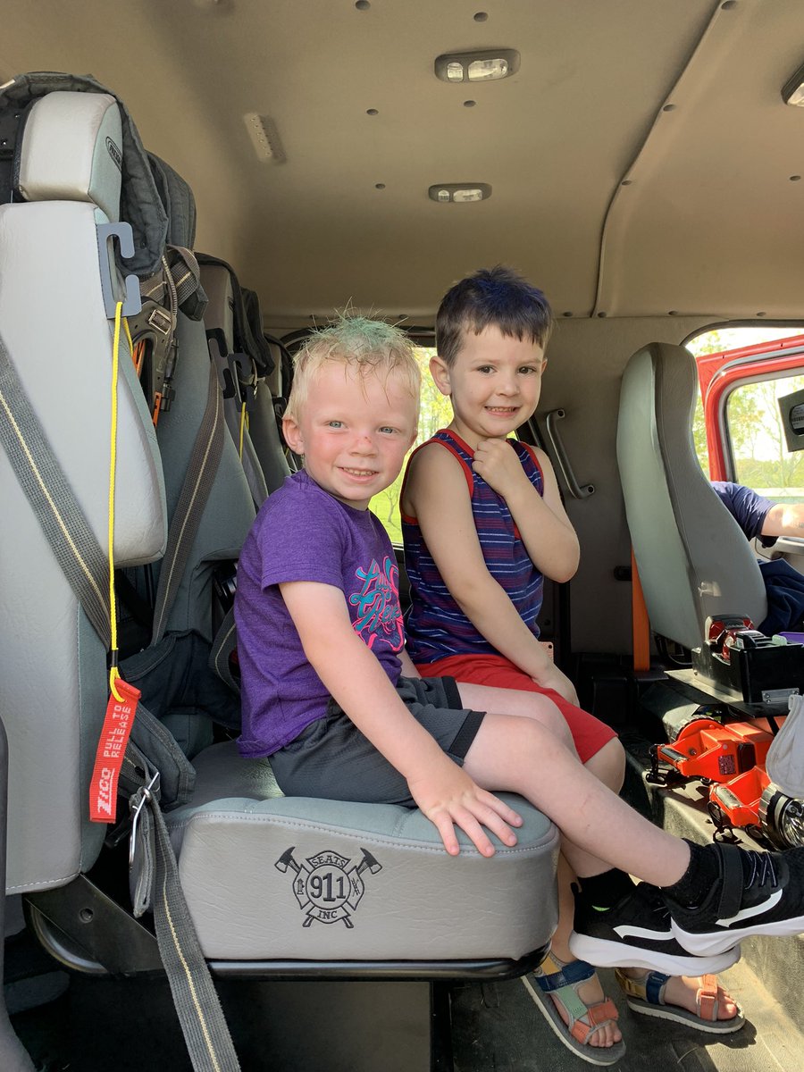 MPreschoolers's tweet photo. Relay for Life fun!!! ☀️💚🍧🚒 #gozeps #littlezeps #misstaylorsclass #ovescworking4u #preschool #relay4life https://t.co/Gpl8tg1l8N
