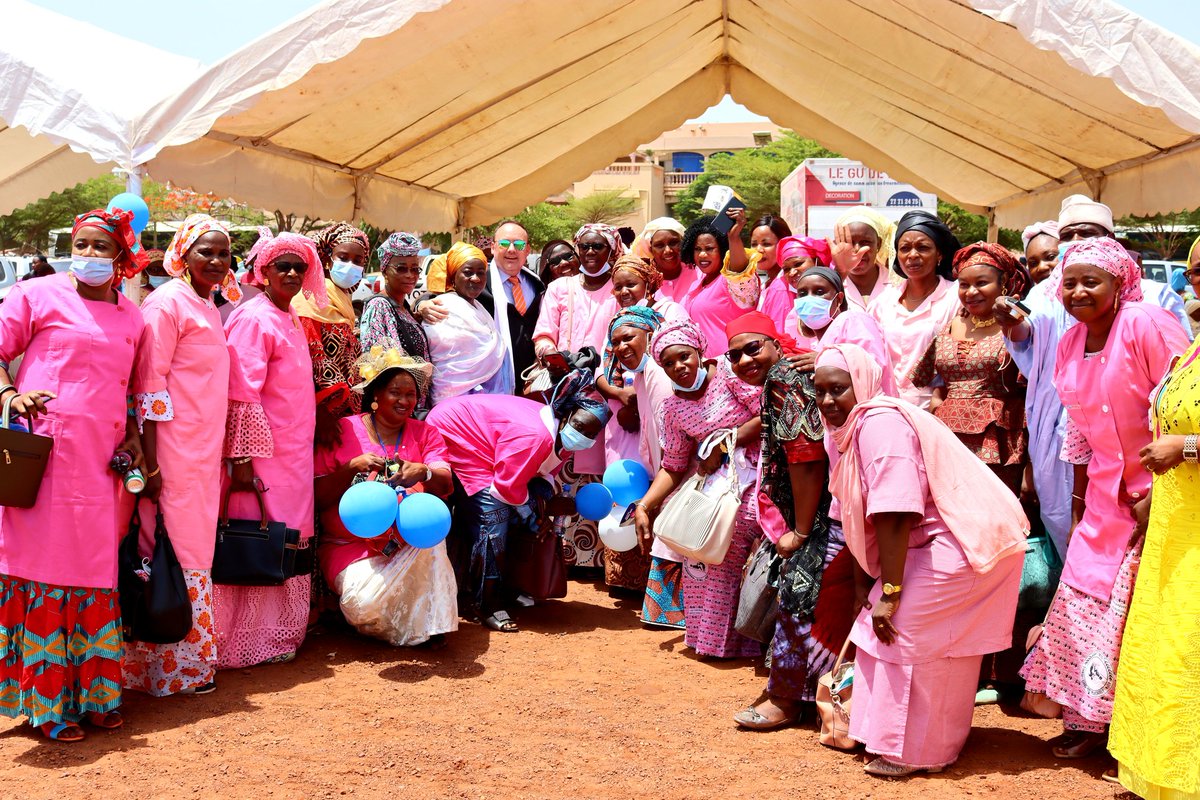 unfpa_mali's tweet photo. Lancement de la campagne nationale en faveur de la #PF, couplée au dépistage du cancer du col de l’utérus et du sein au Mali ce jour.

#UNFPA reste engagé aux côtés du @MSDS_Mali pour réaliser zéro besoin non satisfait en #PF au #Mali, a déclaré  @sassyves lors de la cérémonie. https://t.co/nnzvlyykcU