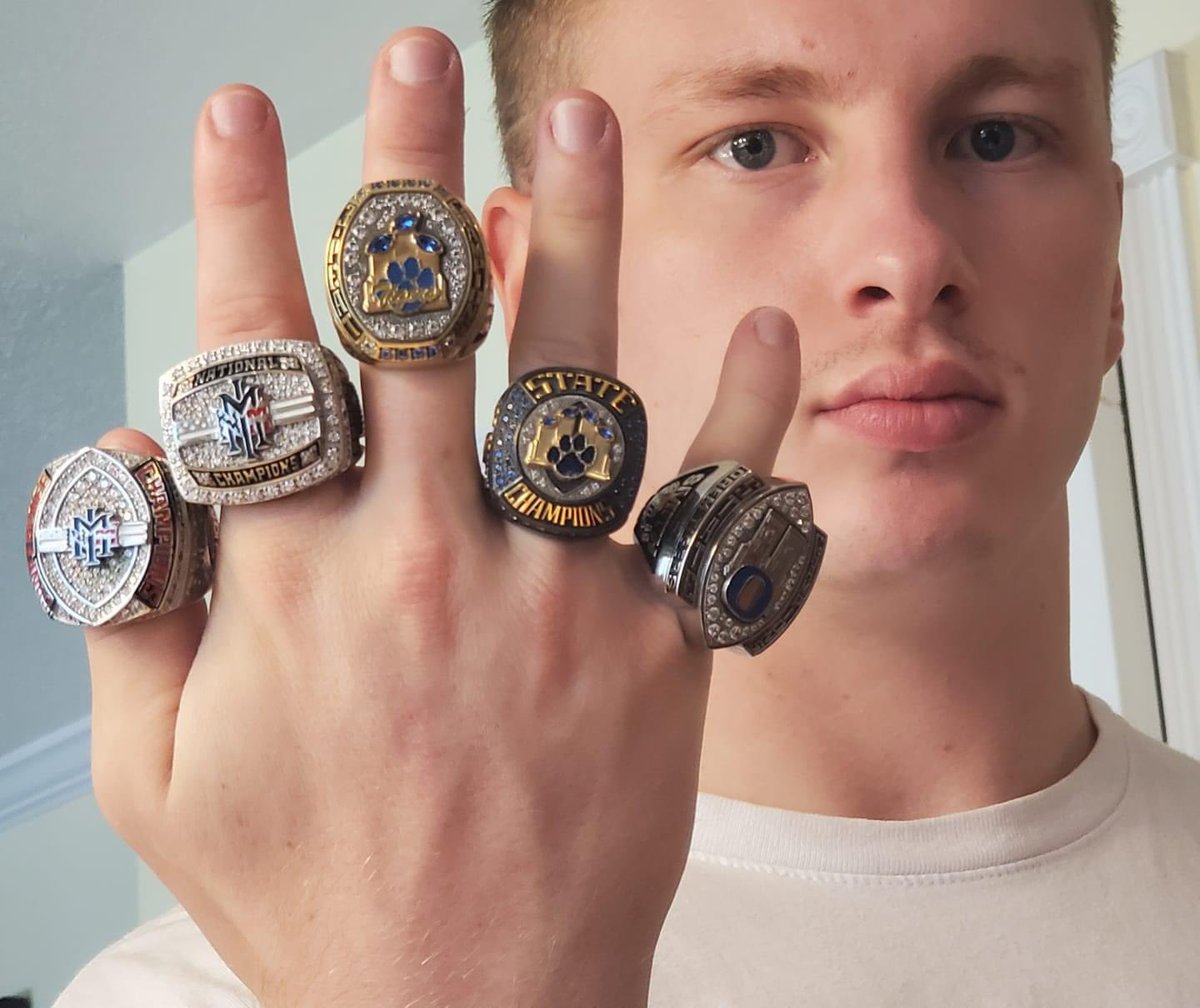 Hey <a href="/OremTigerFball/">Orem Tigers Football</a> <a href="/TigerOrem/">OremTigerFootball</a>. Your boy <a href="/joesmith910/">Joe Smith</a> got some new bling added to his collection. 

Utah ➡️ New Mexico 👊🏼

#GRINDHOUSE