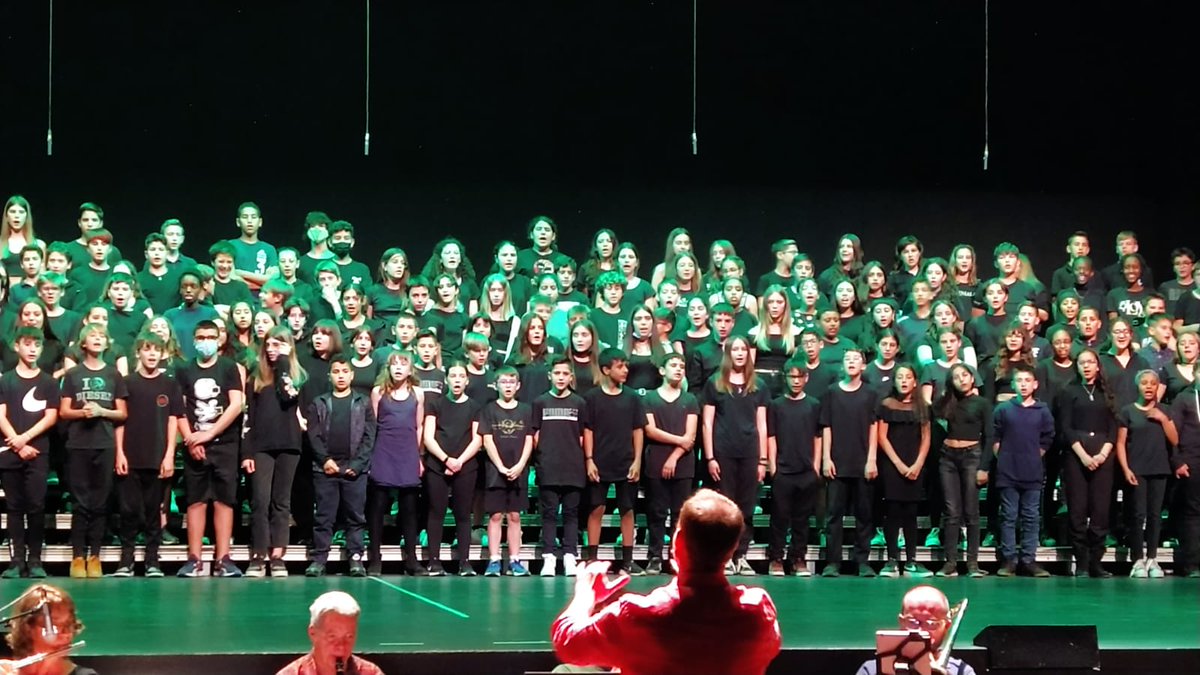 INScalgravat's tweet photo. Avui #1rESO a #femopera "De l'òpera al musical". Hem gaudit un cop més després del llarg parèntesi. Enhorabona per tots/es que ho feu possible! #ServeiEducatiu @Kursaalmanresa https://t.co/3ey9QZzJfG