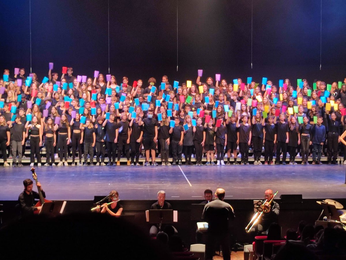 INScalgravat's tweet photo. Avui #1rESO a #femopera "De l'òpera al musical". Hem gaudit un cop més després del llarg parèntesi. Enhorabona per tots/es que ho feu possible! #ServeiEducatiu @Kursaalmanresa https://t.co/3ey9QZzJfG