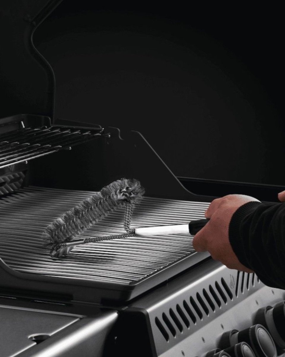 Does you BBQ need a spring clean? This BBQ grill cleaning tool works awesome!

#bbqcleaner #grill #bqq #napoleon