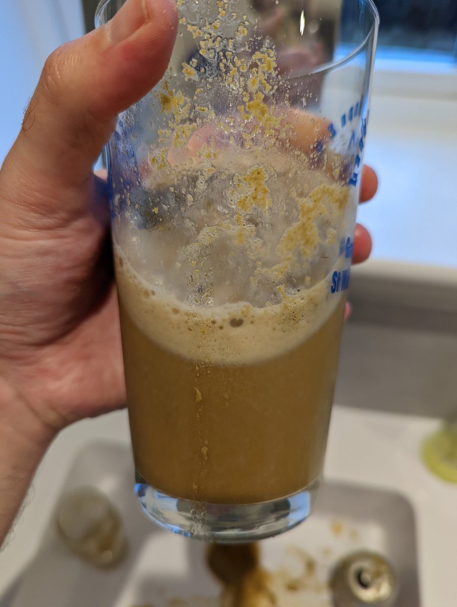 RiverboatBrett's tweet photo. Not sure what happened here! A literal hop bomb 😂 managed a big gulp of hop debris thinking it was just overcarbed at first 🤢 bought from @themaltmiller cc/@tabamatu in case of a canning process issue https://t.co/JEd7xEuDts
