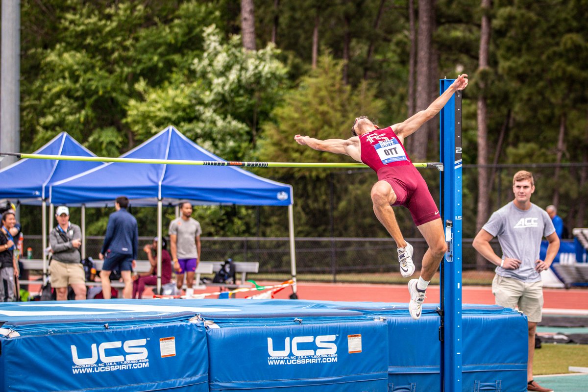 FSU_Track's tweet photo. Up and Over✈️✈️

Riley clears a personal best 1.92m in the high jump to jump to third in the overall decathlon standings with a score of 3014🍢

#OneTribe https://t.co/00rBJdYLaq