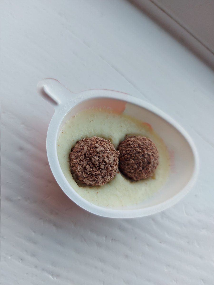 Kierion's tweet photo. @FerreroUK Have emailed in regarding a concern I have with a Kinder Joy. That does not look healthy...

Any response would be appreciated. Thanks. https://t.co/bslMCm0aP9