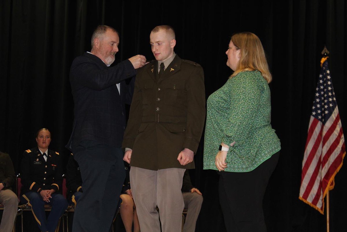 nmurotc's tweet photo. Happy Nurses Week! Congratulations to 2LT Newton who recently commissioned as a Nursing Officer. CDT Thompson, Dickie, and Novak good work on another semester completed. 
#LeadersWanted #3rdROTCBrigade #missiontosuccess 
@armyrotc @3rdrotcbrigade @goarmy @NorthernMichU https://t.co/yQTPqIajDw
