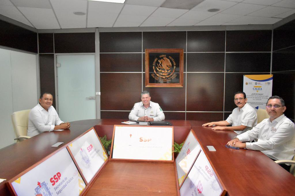 HGutierrez_M's tweet photo. Con el objetivo de desarrollar acciones conjuntas en materia de seguridad y protección ciudadana, este día sostuve reunión de trabajo con los alcaldes de Martínez de la Torre, Tlapacoyan y Misantla, Rodrigo C. Salas, Salvador M. Moreno y Javier H. Candanedo, respectivamente. https://t.co/RWfssctQu4