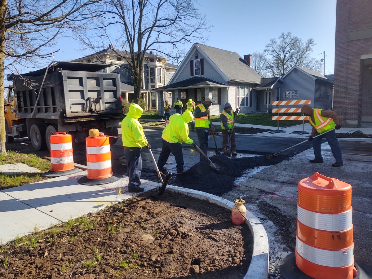 GlobeDecorative's tweet photo. @TownPlainfield continues to demonstrate their advance view of a modern #urbandesign by adding a raised street #SpeedTable and a #DecorativeCrosswalk to affect traffic without a stop signal on Center Street connecting New Town Parking Garage and the New Municipal Building. https://t.co/QSrgzpUEHF