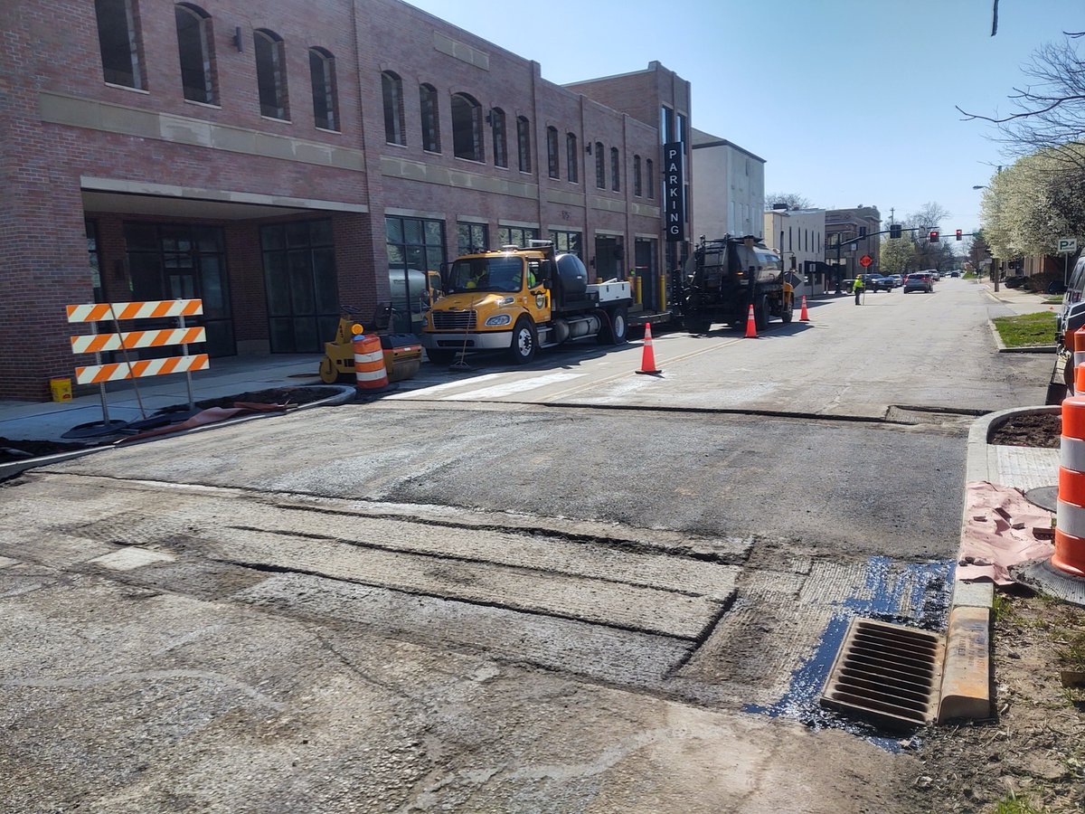 GlobeDecorative's tweet photo. @TownPlainfield continues to demonstrate their advance view of a modern #urbandesign by adding a raised street #SpeedTable and a #DecorativeCrosswalk to affect traffic without a stop signal on Center Street connecting New Town Parking Garage and the New Municipal Building. https://t.co/QSrgzpUEHF