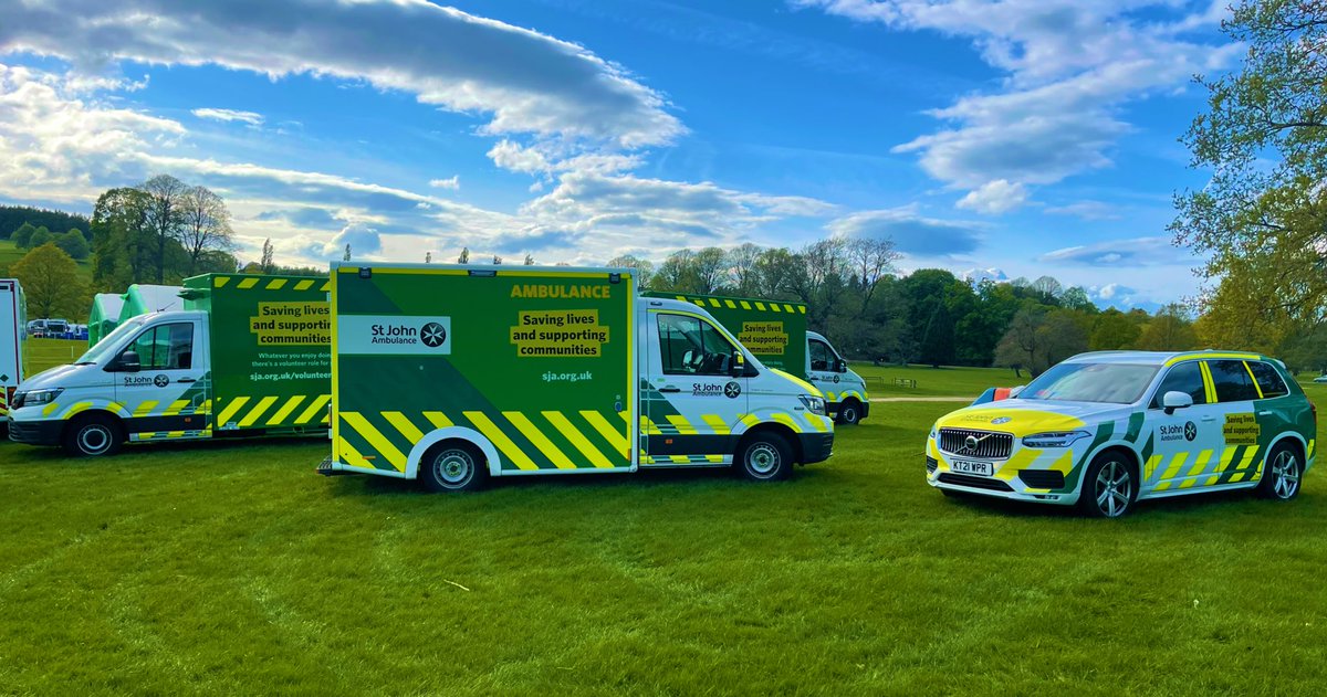 It’s been a successful day supporting @SJAERLogistics getting the grounds of Chatsworth House ready for our wonderful <a href="/SJAEast/">SJA East region</a>  people to provide medical cover over the next few days. What a beautiful line up, eh! 🚙🚑🚛