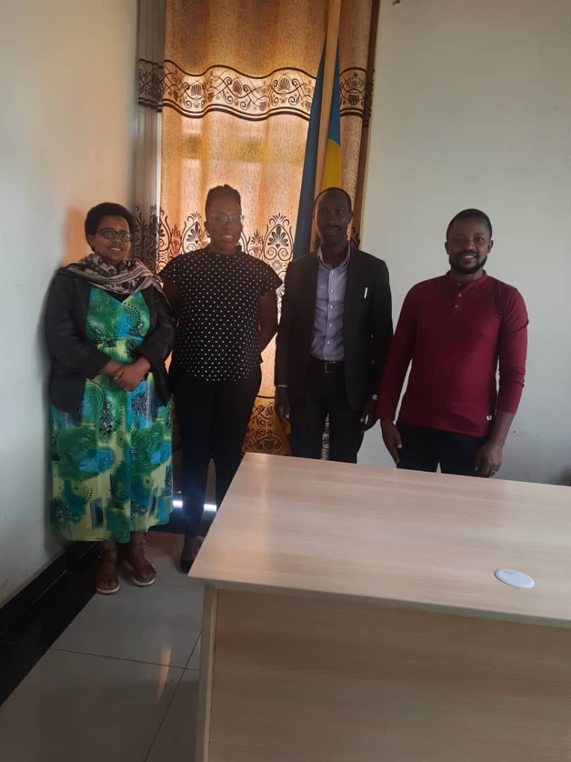 karambikarima's tweet photo. Glad to receive #Larne senior vice president of @WorldRelief in charge of development with her delegation to see how this is contributing in the development of #Nyangesector community in its initiative through groups savings,....
@MusanzeDistrict @ramuli_janvier @AMpuhwe https://t.co/Yd8a0PocQw