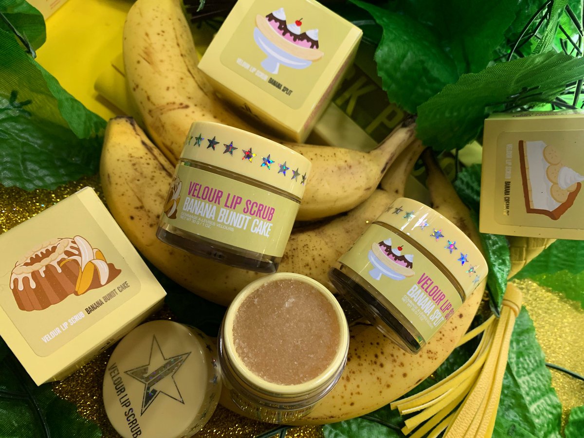 vampira_83's tweet photo. 🍌🍌🍌❤️

https://t.co/Wc61WsLcNm

 #bananafetish #jeffreestar #makeup @JeffreeStar https://t.co/fE8GYm0uNa