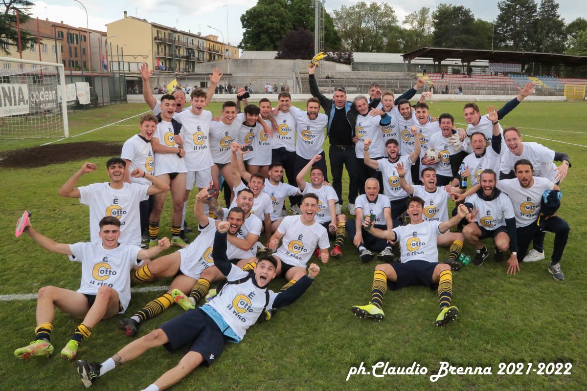 Squadra di serie D, in testa 33 giornate su 34, segna 85 gol, guidata dall'allenatore certaldese Paolo #Indiani seguito da #Spalletti e #Semplici merita l'attenzione di <a href="/SkySport/">skysport</a> ? Mister al nono campionato vinto, San Donato Tavarnelle per la prima volta nei Pro @matteomarani