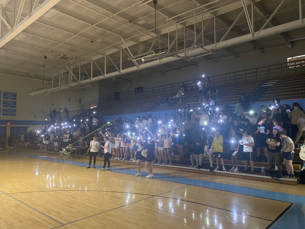 Gibbsprincipal's tweet photo. We are showing some @GibbsEagles spirit and having some fun this afternoon! I just love this place! Thanks @GibbsCheer for leading us today! #WeAreGibbs #WarEagle https://t.co/V78CFDIrJY