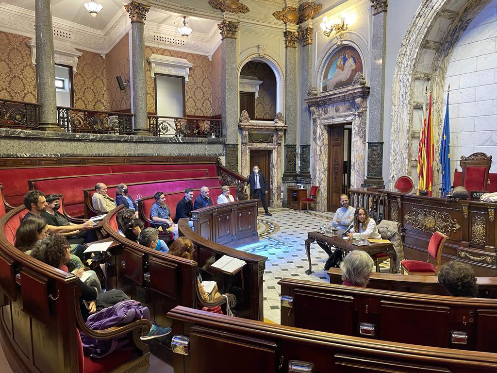 👌🏼 Hui ens hem reunit amb entitats culturals i veïnals dels barris del #Cabanyal, #Albors, #Russafa i #Orriols per ultimar la posada en marxa de 5 nous centres culturals de barri a la ciutat de #València 🎭🎷🤹🏼‍♀️

Gràcies per les vostres aportacions i interès‼️ 

#ViscAValència