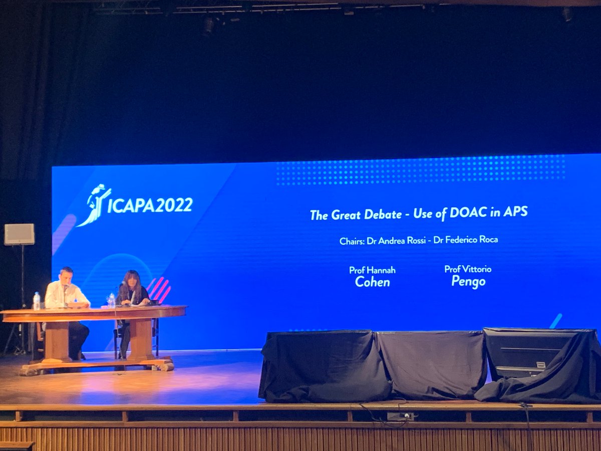 DanzaAlvaro's tweet image. Excelente debate sobre uso de anticoagulantes directos en SAF entre @vittorio_pengo y Hannah Cohen en #ICAPA2022. Coordinado por @RocaF19 y Andrea Rossi (ARG).