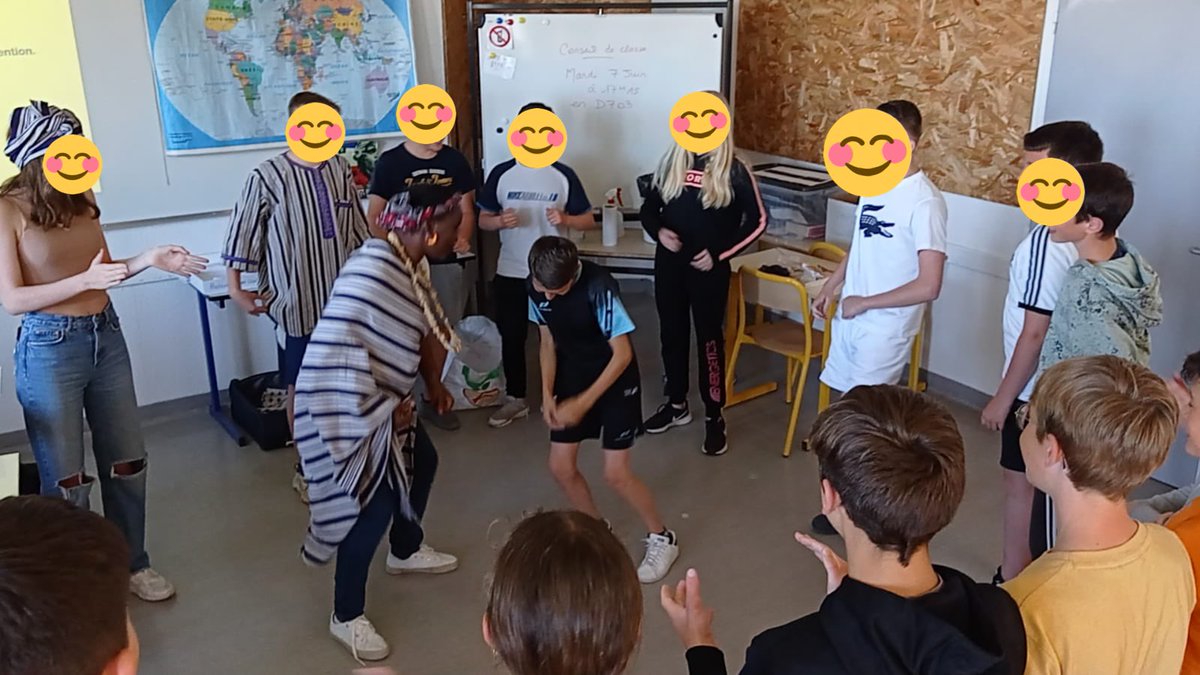 CGalinet's tweet photo. Grâce à nos Ambassadrices Internationales, les élèves du collège #Galinetblain ont découvert le Burkina Faso et la Nouvelle Zélande ! Merci à Stéphanie et Wendinso! 🙏🏻 #dareic #acnantes https://t.co/qQScJLXEPt