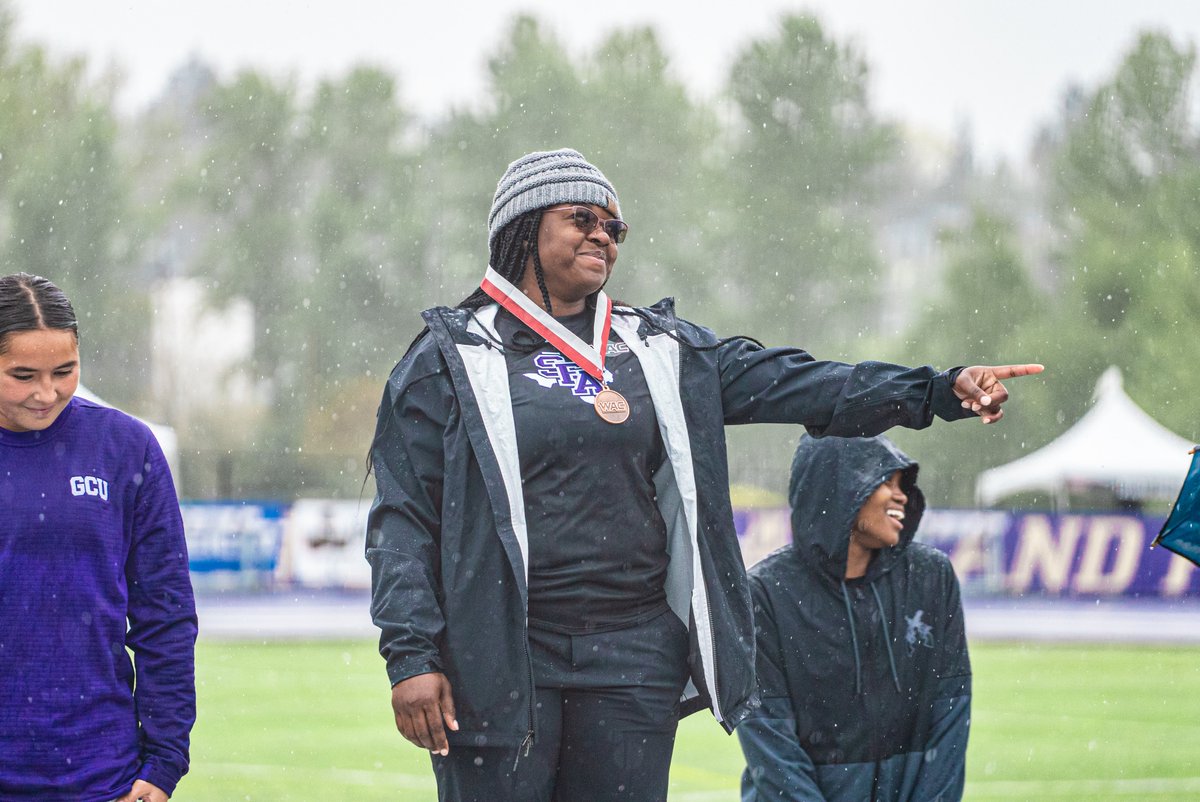 SFA_TFXC's tweet photo. Jayla Hooper places 3rd in Hammer Throw 👏

#AxeEm x #RaiseTheAxe https://t.co/LTlPslzGun