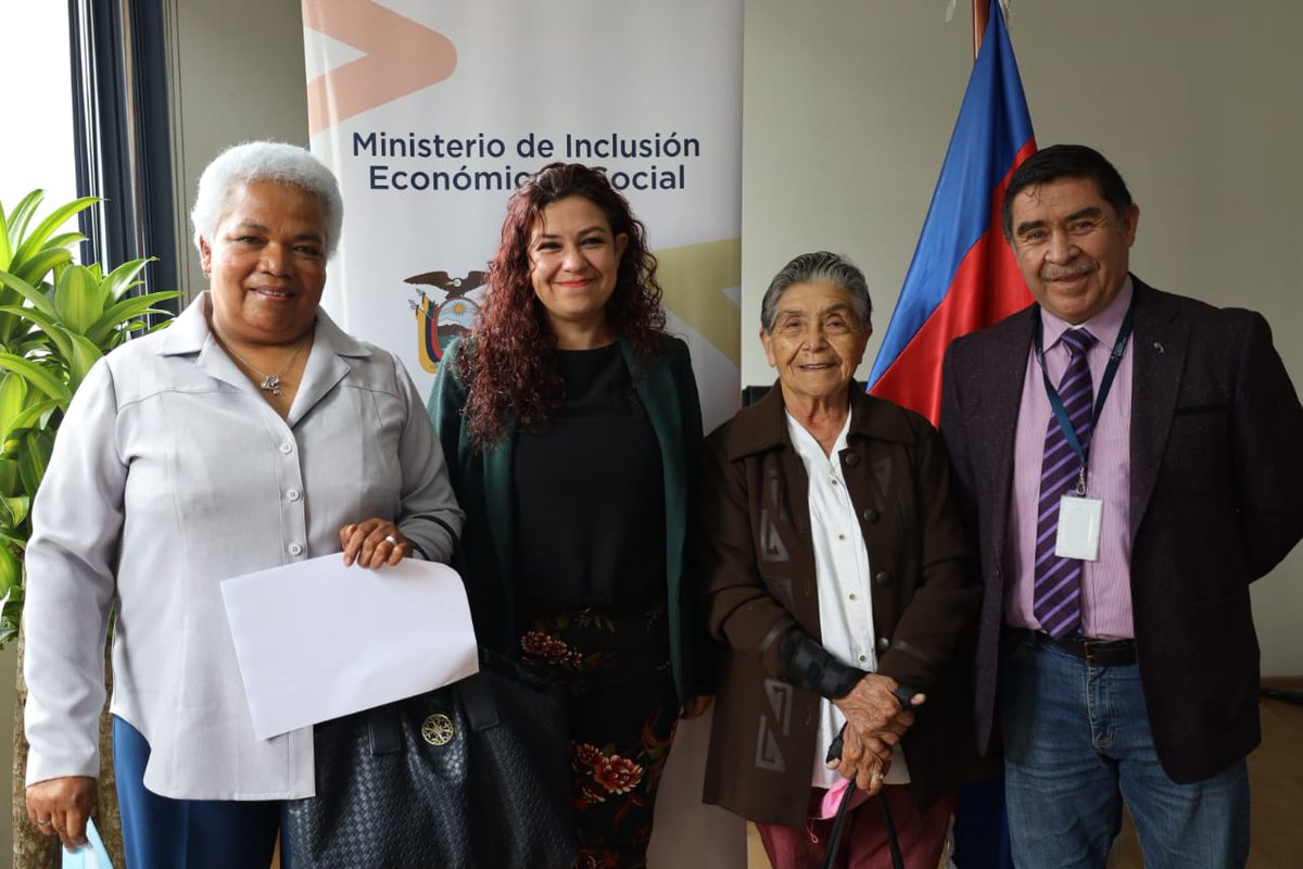 DHumanoEc's tweet photo. #Quito | Firmamos convenio de cooperación técnico - económico con el Centro de Promoción Integral de la Mujer #CEPIM, que beneficiará a 108 niñas y niños con la implementación de Servicios de Desarrollo Infantil Integral.
#JuntosCumplimos
#GobiernoDelEncuentro https://t.co/RpsP30P0sX