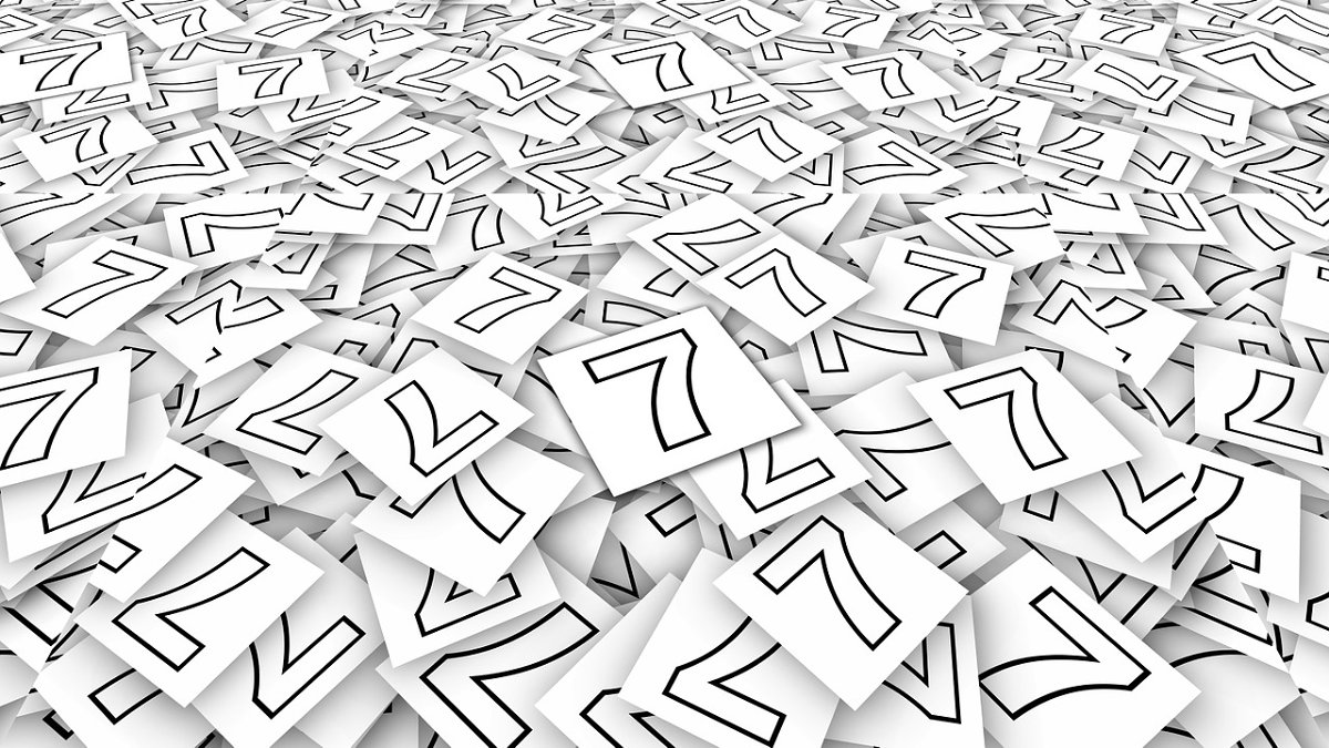 Quick Hiring Tip #9 - Hold Out for Lucky Seven. Place the odds solidly in your favor by holding out until you have reviewed at least 7 well-qualified candidates for each job before you make a decision. Every candidate will teach you something... hravatar.com/ta/cpg/27/quic…