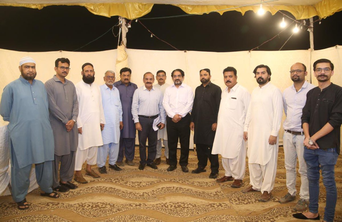 MQMPUpdates's tweet photo. 15 مئی خواتین کے جلسے کی تیاریاں عروج پر، سیکریٹری جنرل حسان صابر، وائس چیئرمین شبیر قائمخانی و دیگر مرکزی قیادت جلسہ کی تیاریوں کے حوالے سے مرکزی کیمپ باغ جناح میں موجود۔
#PSPJalsa #PSP #MustafaKamal #Karachi #Pakistan https://t.co/lVI4rJ66oa
