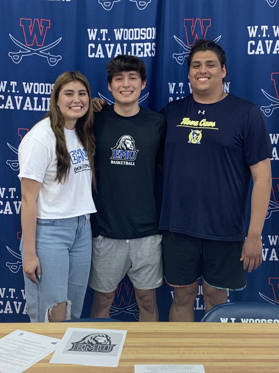 CGWBoysHoops's tweet photo. Congrats to @andrepac15 and his family on finalizing his commitment to Eastern Mennonite U.  It takes a village.  
@Runnin_Royals 
@Woodsonathletic @WTWoodsonHS 
@novacavaliers https://t.co/z4r12tFVKV