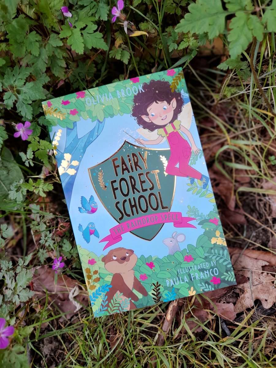 FinlaysonPalmer's tweet photo. I got the first in this gorgeous new chapter book series today π§ββοΈ Forest Fairy School - The Raindrop Spell π§ββοΈπ§ A magical new adventure with Fairies and looking after nature π
#kidlit #ukcbchat #childrensfiction #FairyForestSchool #reading https://t.co/rlgYeEvNdt