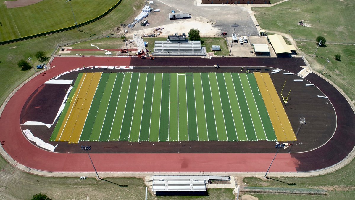 VM_Athletics's tweet photo. Turf and track are coming along great!! Valley Mills doing some big things!! #TheValley @VM_Athletics @bfeath73 @cdowdy46 https://t.co/C0ltca1Ojs
