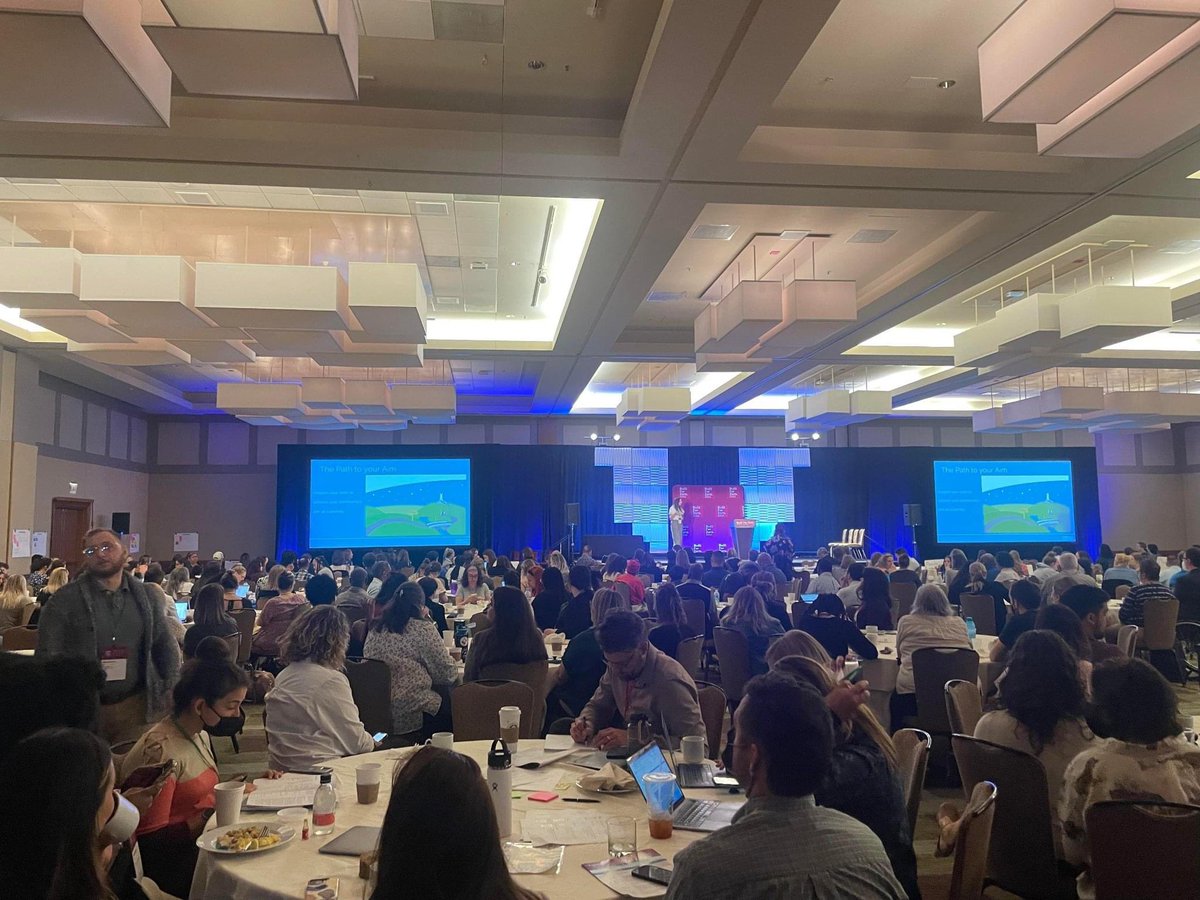 FresnoMaderaCoC's tweet photo. We were honored to have representation from @WestCareCA, @PoverelloHouse, @rhcommunitybui1, @FresnoHousing, @SJVV_CA &amp; @MarjareeMason on behalf of @FresnoMaderaCoC &amp; @BFZFresnoMadera at this week's @BuiltforZero Learning Session in #Chicago! 🏘 https://t.co/pOMXtwHceH