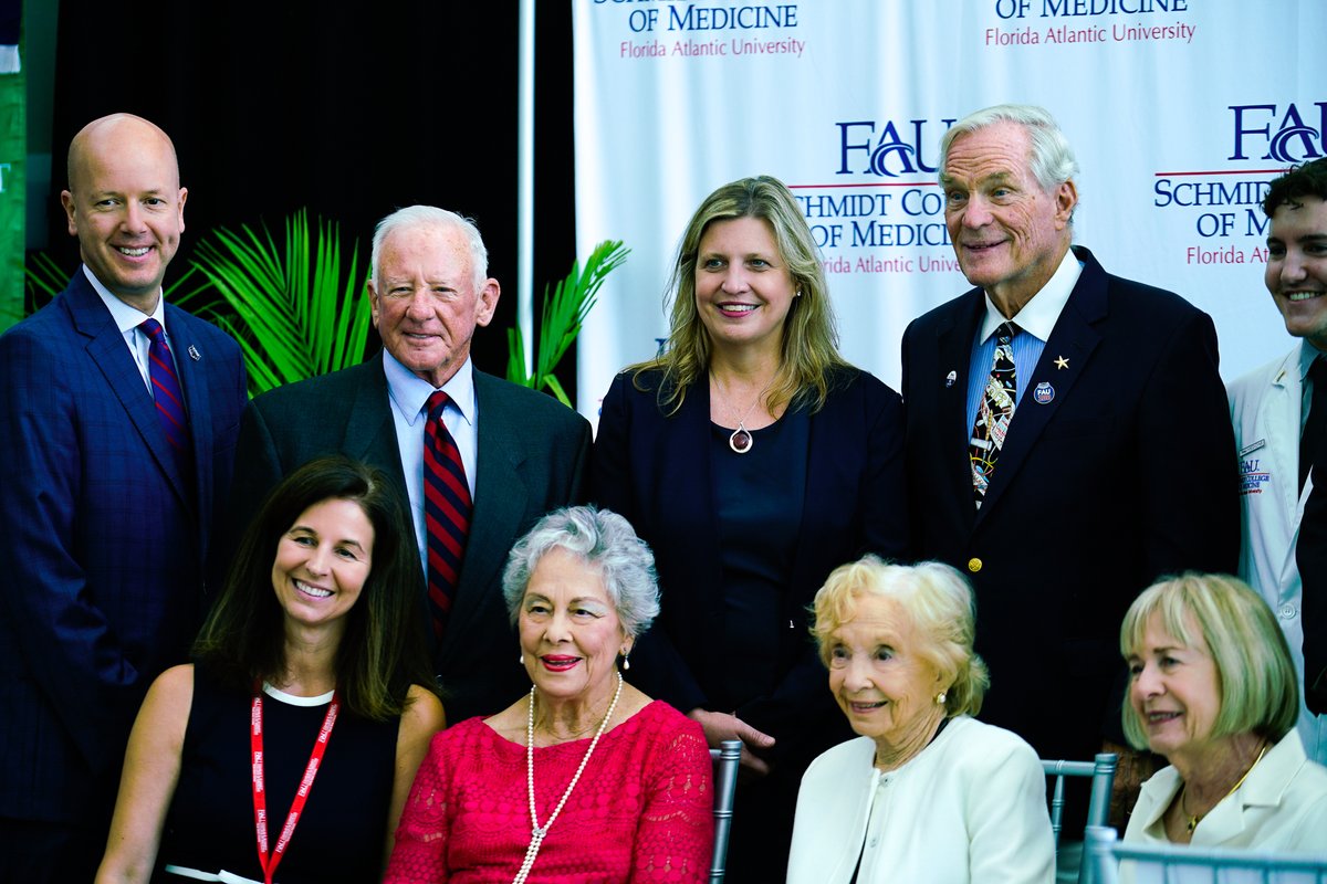 faucollegeofmed's tweet photo. FAU received an estate pledge of $28 million from John and Ann Wood to support scholarships for students enrolled in the Schmidt College of Medicine. 🎉

This is the largest known scholarship gift to a Florida public university’s medical school. 👩‍⚕️👨‍⚕️

https://t.co/RqKFH5OMqu https://t.co/153U3CKzdc