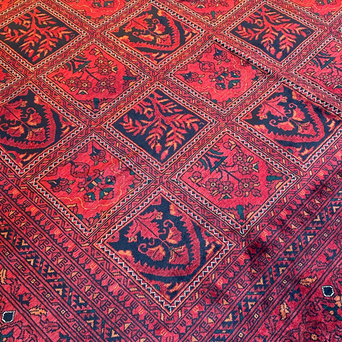 afghanrugshop's tweet photo. And here’s a 3m x 2m red ‘Four Seasons’ a stark contrast to the previous post but the same style and design.
I prefer the reds but I’m bias. This is a beautiful rug though.
#theafghanrugshop #arearug #largerug #fairtrade #handmade https://t.co/Zt7WMeT5ob