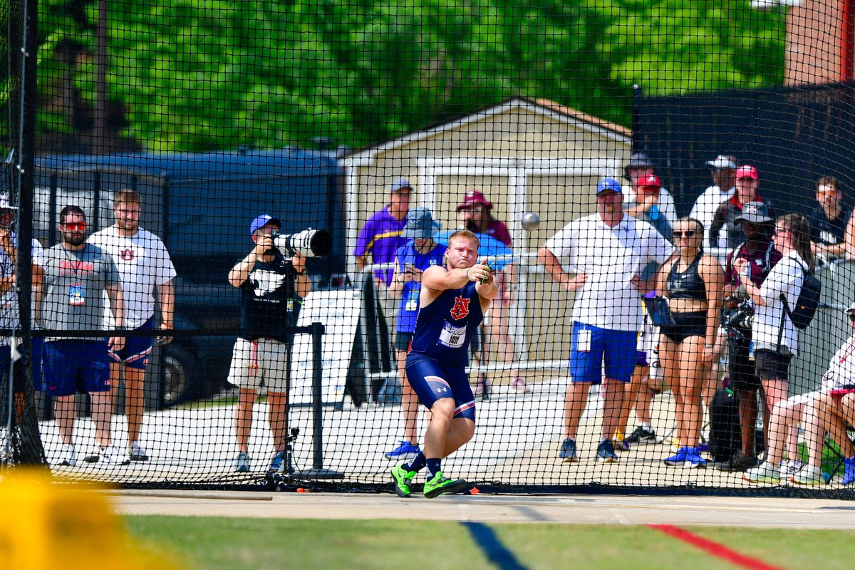 AuburnTFXC's tweet photo. Stop… Hammer Time 🕺

For the first time in 17 years, THREE Auburn men have scored in hammer at SECs 💥

6) Ebel 67.02m/219-10
7) @Brown355Kyle 65.99m/216-06
8) Moison 64.01m/210-00

#WarEagle | @AuburnThrows https://t.co/OAvAnVWwbV