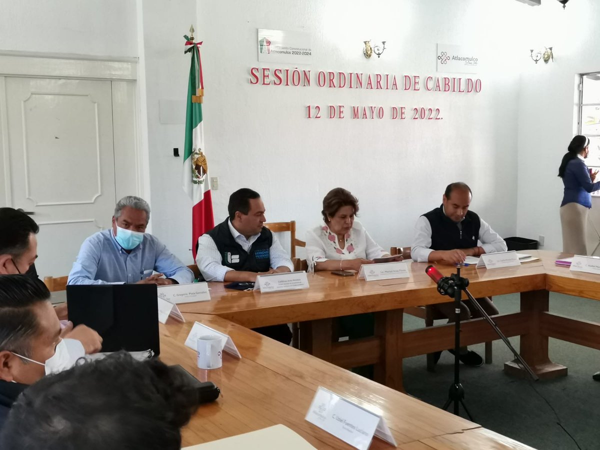 CODHEM's tweet photo. 🔵El primer visitador Cuitláhuac Anda Mendoza, en representación de la presidenta de la #CODHEM, @MyrnaGarciaMx, acompañó a la presidenta municipal de Atlacomulco, Marisol Arias Flores, a la toma de protesta del #DefensorMunicipal de los Derechos Humanos, Armando Durán Valdés. https://t.co/BvlRi0quhA