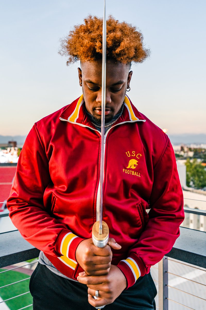 uscfb's tweet photo. Welcome to the family🤝

@December1st99 💪

#FightOn✌️ https://t.co/dDSH5NN6kd