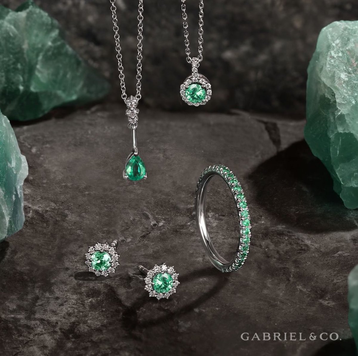 GabrielCoNY's tweet photo. For the minimalist and the maximalist. Emeralds have something special that everyone can love!
Styles: LR50889W4JEA, NK1824W45EB, NK1122W44EA, EG11819W45EA
https://t.co/hLrDaoaTfj
#emerald #maybirthstone #emeraldlovers #emeraldjewelry #birthstonejewelry https://t.co/QTZDbDNWtL