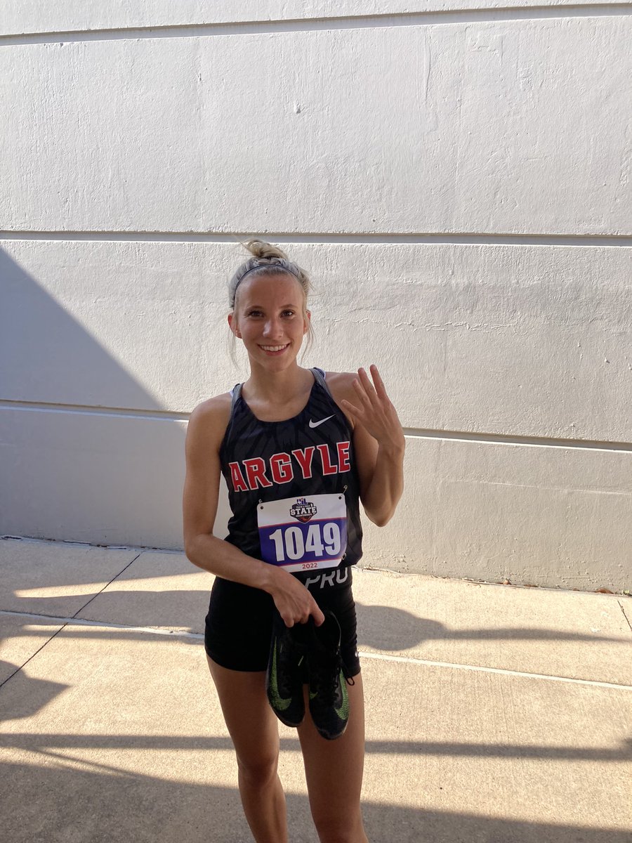 AISDHSTrackCC's tweet photo. Sarah Runyon places 4th overall in the 100H. https://t.co/kIRqOOKCjV