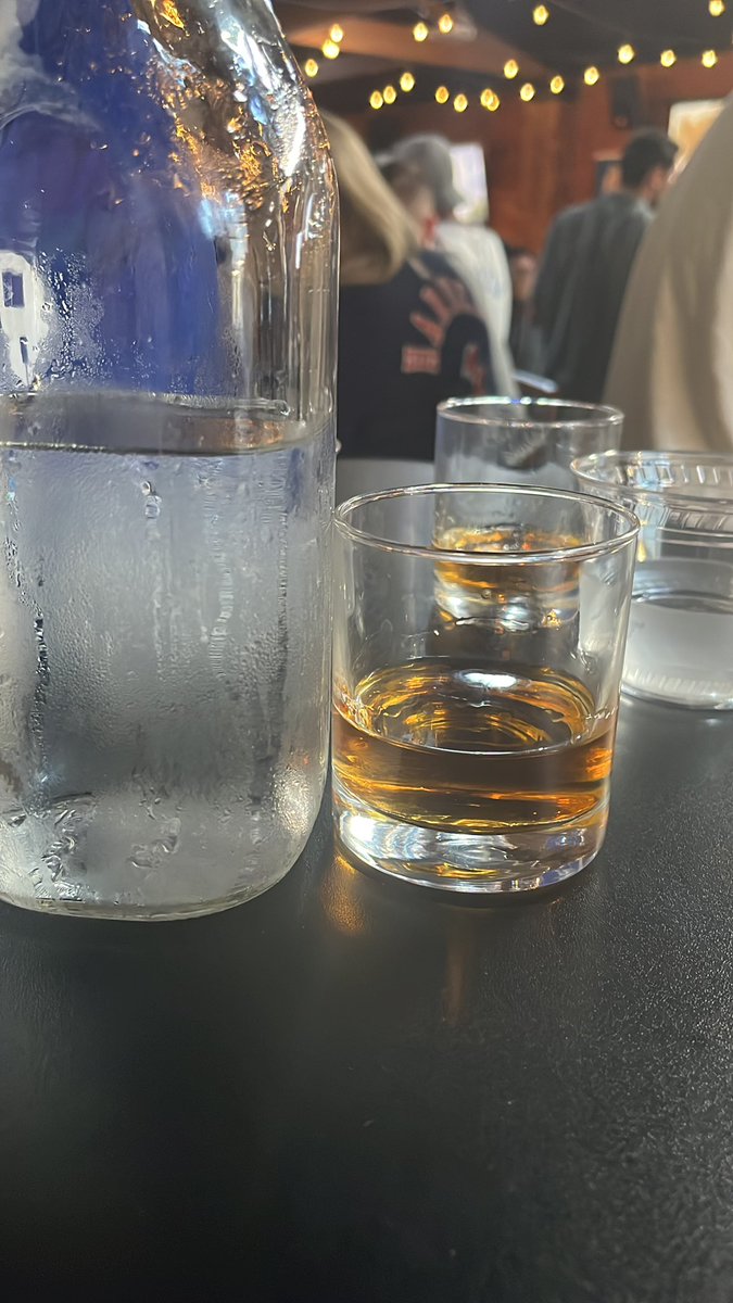 ASWB___'s tweet image. Thursday’s🥃