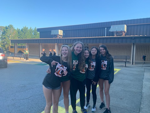 CSES_NC's tweet photo. Thanks to @athleticselhs lady soccer for help with the car rider line today!
@NC_LCS 
@AllEast_Avery https://t.co/beUudSj58R