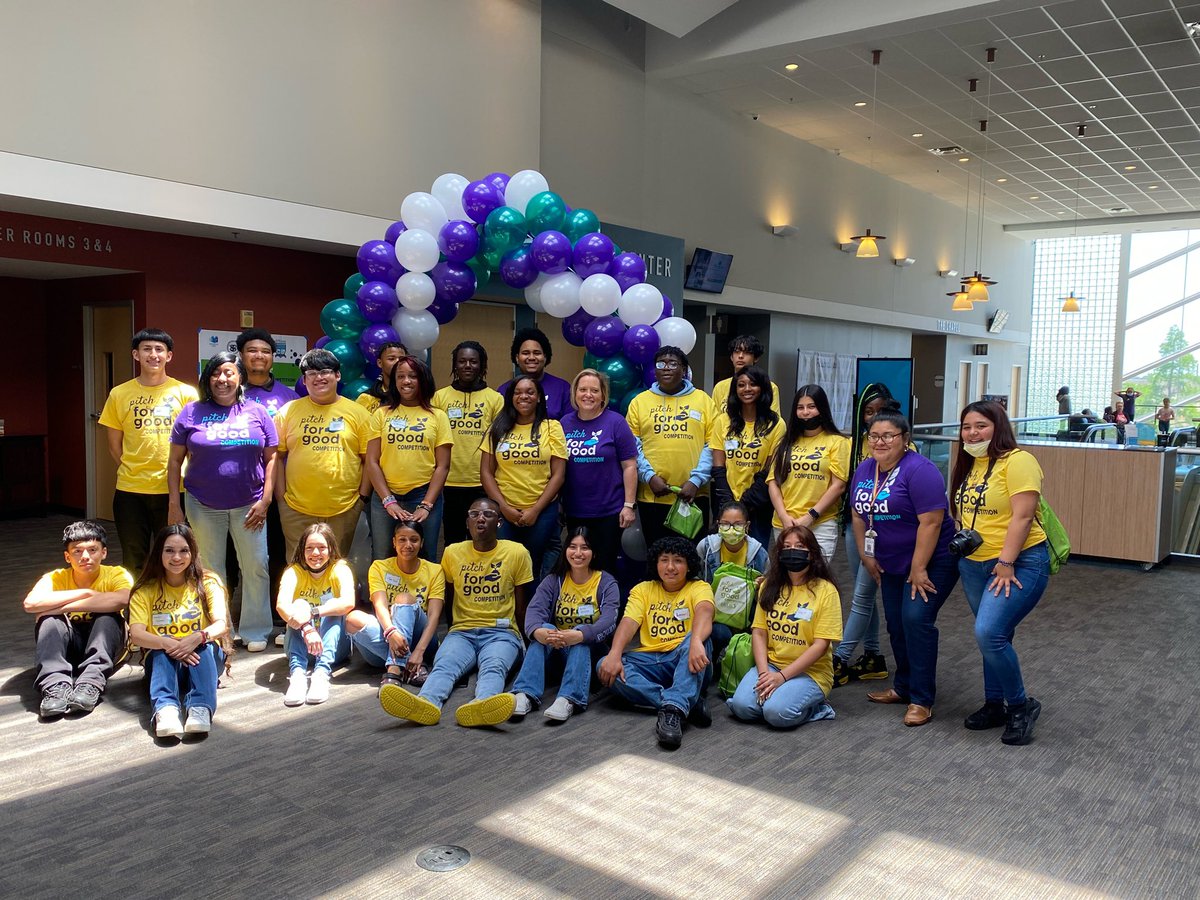 vanessa_315's tweet photo. PersonalizeDISD: RT @tanyania: It was great seeing them lead, mentor and coach these young students. Paws in……Wolves out! #ChooseIDEA #@IDEA_at_Fannin @DallasISDMedia @CTEinDallasISD @RaymieVenable @mibroughton @Ms_Pesina #BigPitch #PitchforGood #Me… https://t.co/QwqZYHKmrv
