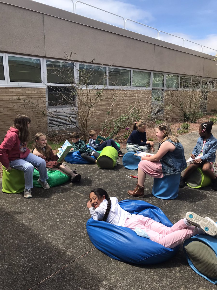 QuashnetLibrary's tweet photo. Choice time in library today. Ss enjoyed #LEGO wall, outdoor reading, ClearTouch math games, and joke books @PrincipalQS #Mashpee @SimplySuzy #QuashnetSchool https://t.co/g47iqQH9IR