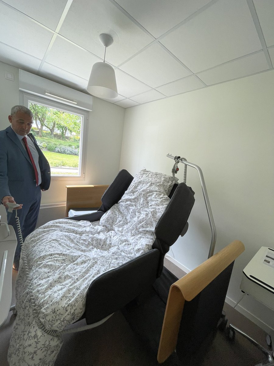 DaugeValerie's tweet photo. 🙏🏼 J.F RAIMBAULT VP #BienVieillir,M.P MARTIN VP #handicap,N.POUPET-BOURDOULEIX #PA pr votre accueil.Échanges autour de ces thématiques.Visite du Logement Evolutif pour une Nouvelle Autonomie #LivinLab. Le #CD86 aura 1 bel équipement en 2024 nous serons à la pointe de #innovation https://t.co/2vN8Qyp65A