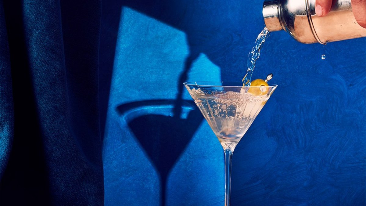 Cheers to everyone who spent all day thinking it was Friday &amp; is now pouring a consolation drink because they realized it's still Thursday 😑