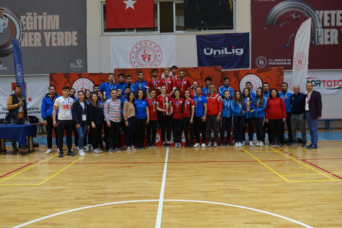 ÜNİLİG Badminton Süper Lig'i Sona Erdi universitelersporligi.com/post/%C3%BCni-… #ünilig #tusf #gsb #badminton