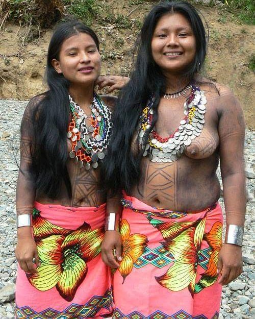 DeepSageApp's tweet photo. Embera o ẽpẽrá Se dividen en:

Emberákatío; ubicados en el alto Sinú y alto Río San Jorge

Emberá chamí ubicados en la cordillera occidental y central}

Foto que nos comparte @22gstorvalemas https://t.co/mWdXcyRWKY