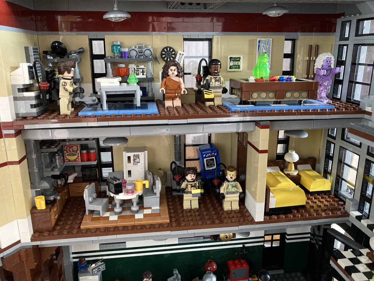 bobvintagebrick's tweet photo. I am parting ways with my LEGO Ghostbuster Firehouse HQ and LEGO Ideas Ecto-1 car if anyone is interested 👉 https://t.co/hWbt7QoB5k both sets are 100% complete and in very good condition. https://t.co/YD4mD2549D
