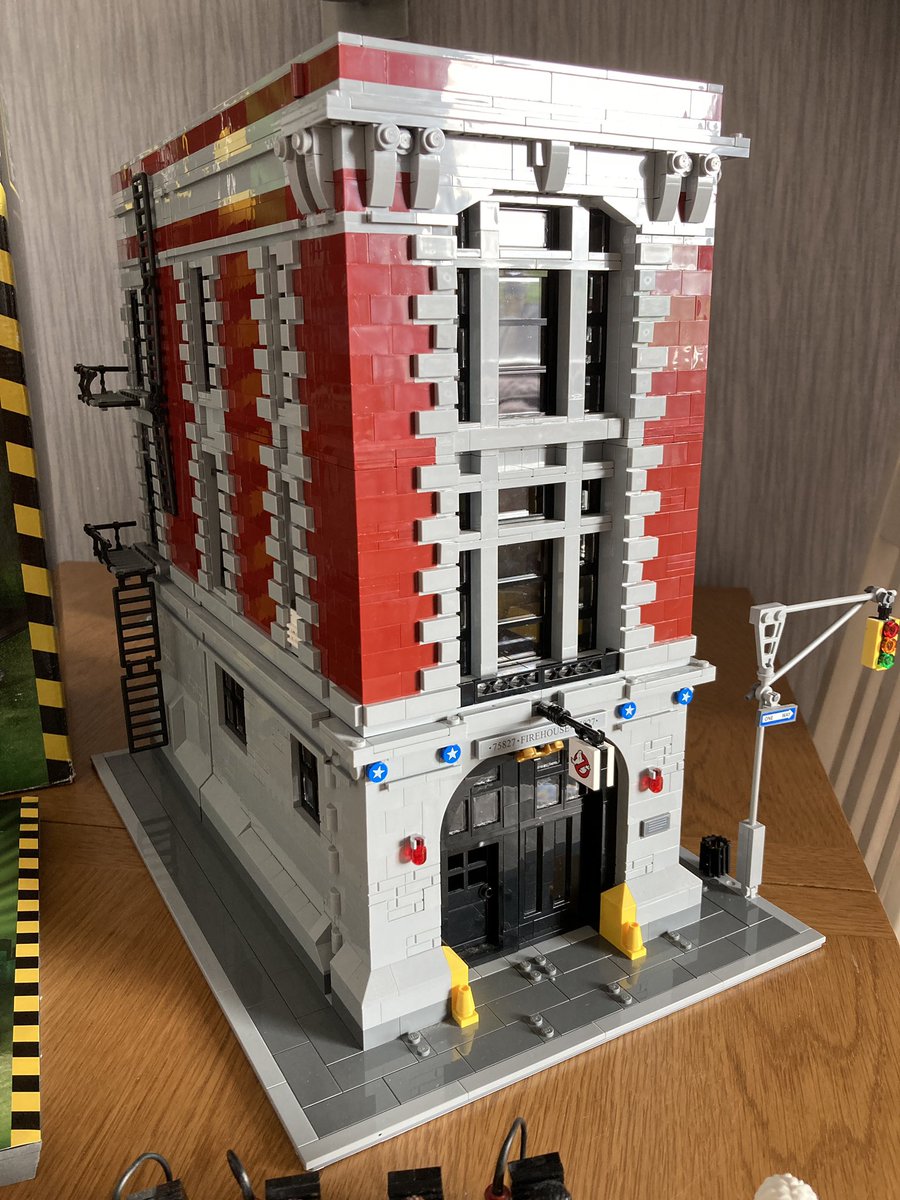 bobvintagebrick's tweet photo. I am parting ways with my LEGO Ghostbuster Firehouse HQ and LEGO Ideas Ecto-1 car if anyone is interested 👉 https://t.co/hWbt7QoB5k both sets are 100% complete and in very good condition. https://t.co/YD4mD2549D