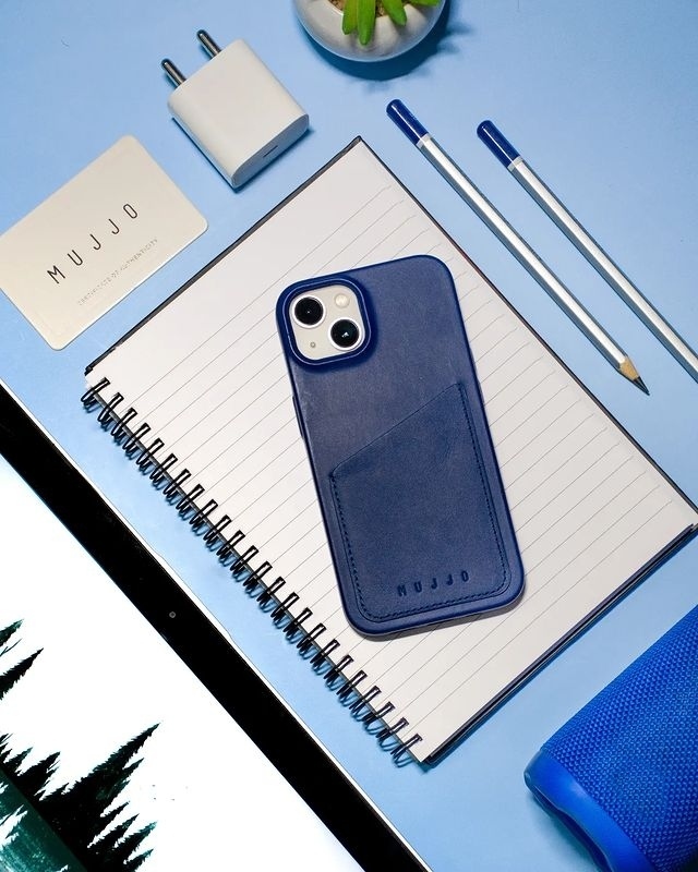 Make sure you're ready for your adventures outside with our wallet cases 🎆⁠
⁠
Models available in various colours for the iPhone 12 and 13 on our site (link in bio)⁠
⁠
Thanks for the shot @_nexusphotography_ ⁠
⁠
#mujjo #dutchdesign #techaccessori… instagr.am/p/CddlrEdMG8L/