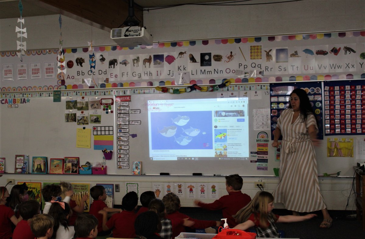#SVSpanishClass Week continues with a spotlight on St. Vincent Kindergarteners enjoying music and learning Spanish with Senora Anderson.